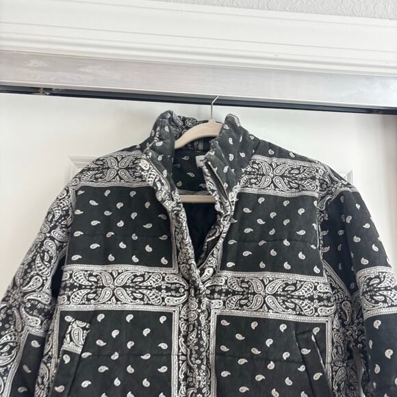Superdown Women’s Gianina Puffer Jacket Paisley Black White Sz S - Picture 4 of 10